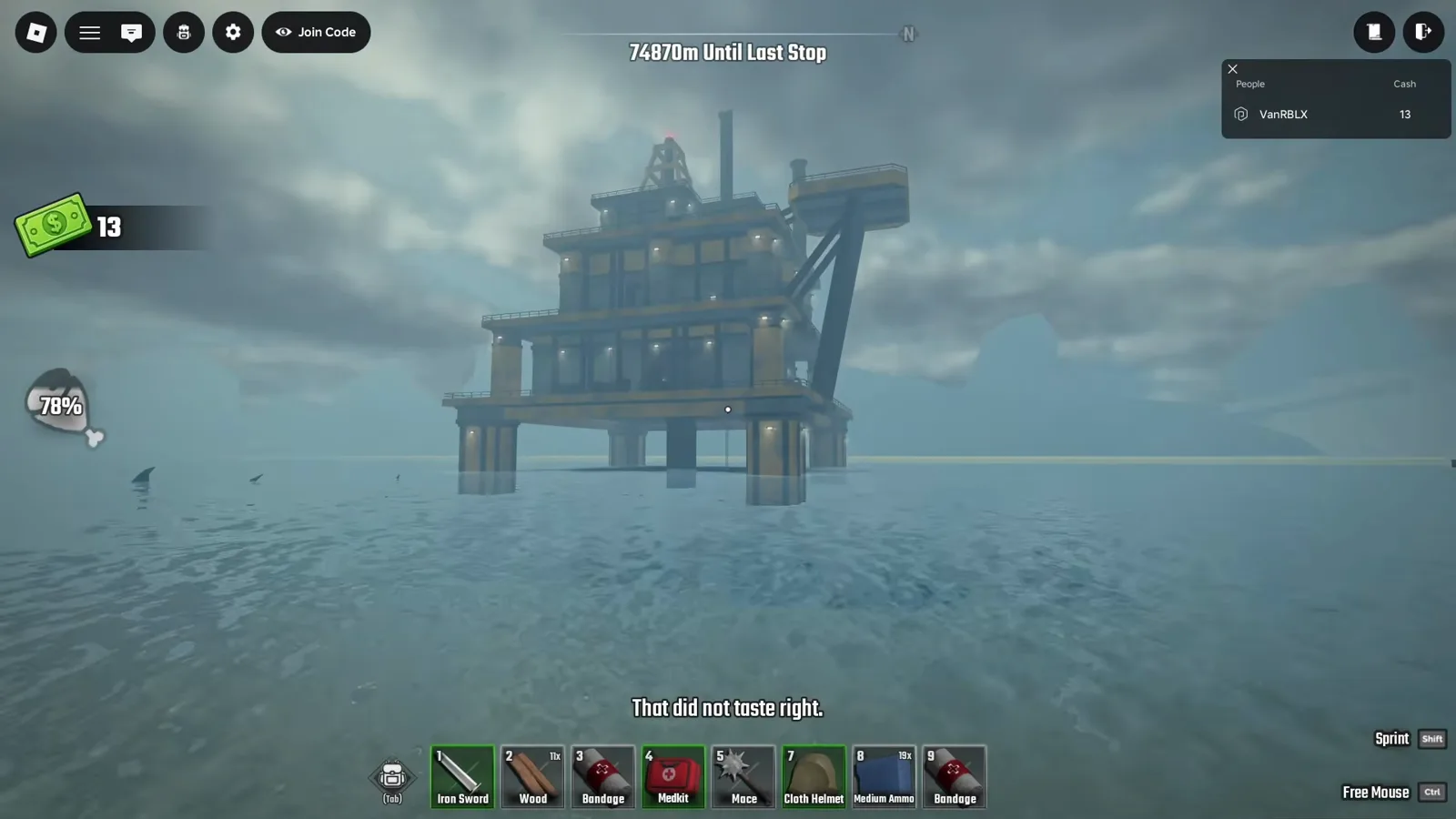 Last Stop Robloxで鮫に噛まれた表示 That did not taste right. が出た後の、雨に濡れた海を渡るオイルリグの遠景